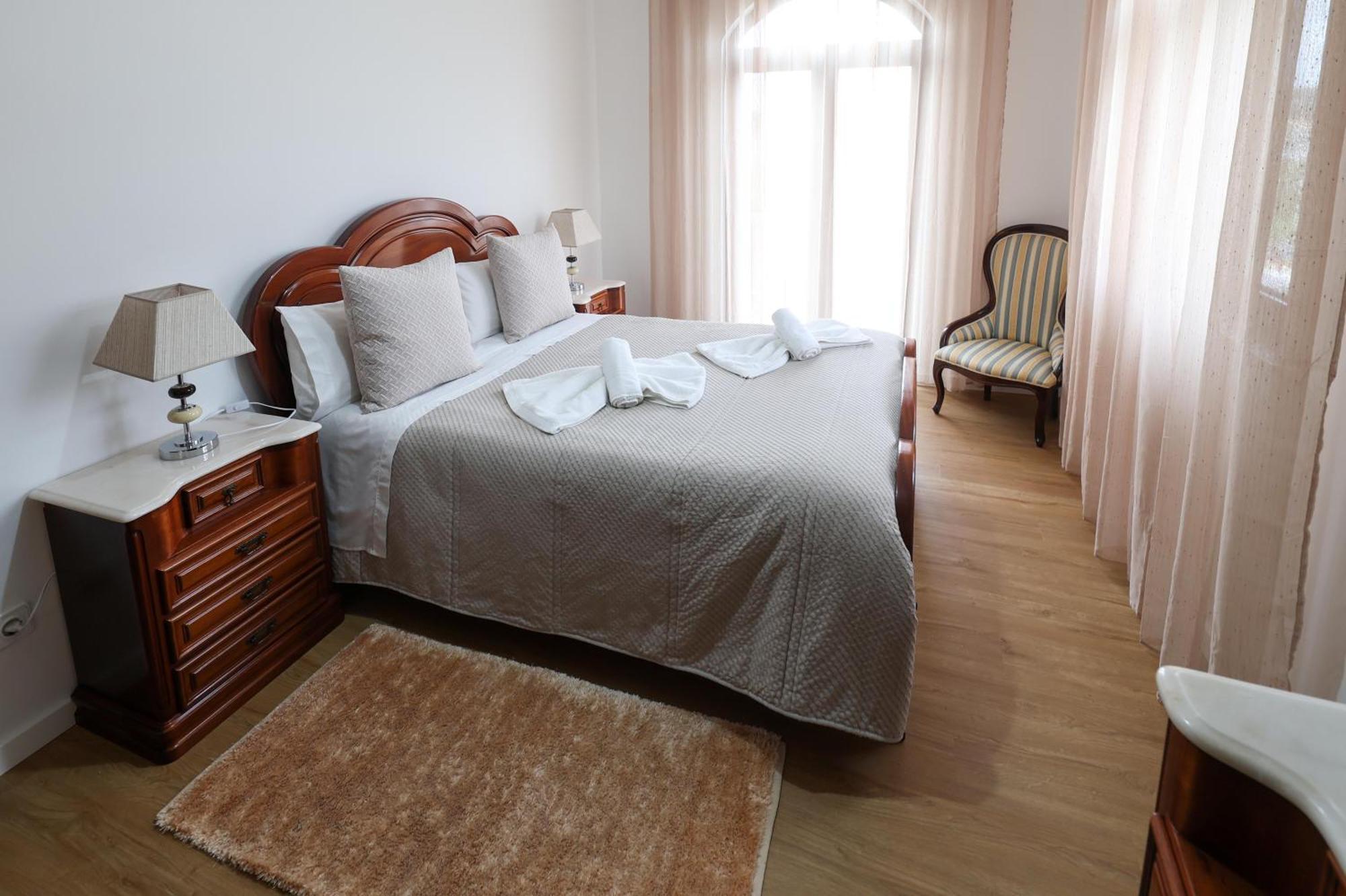 Quartos Da Tia Laura นาซาเร ภายนอก รูปภาพ